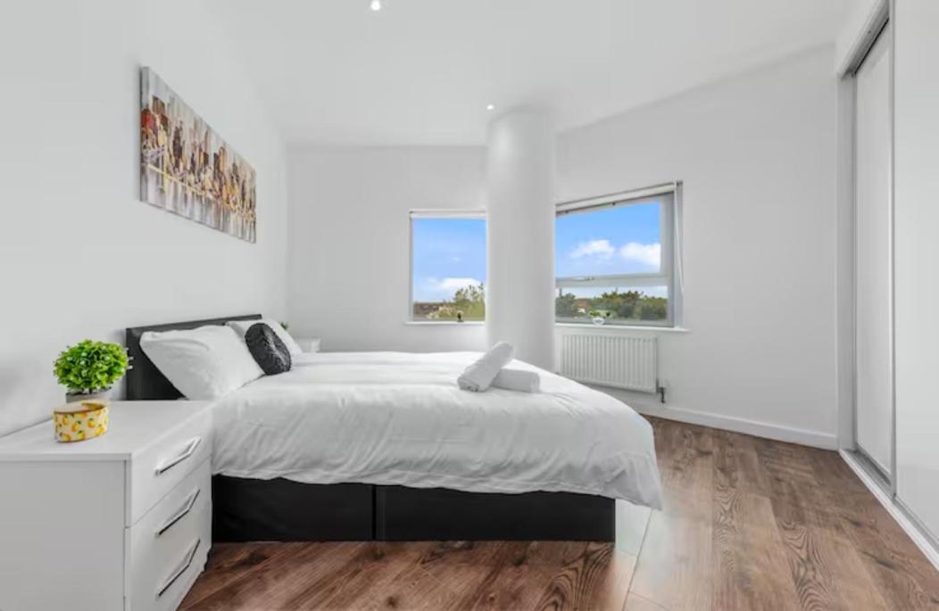 Airy 2Br Flat Delta London Dp332 Apartamento Croydon Exterior foto