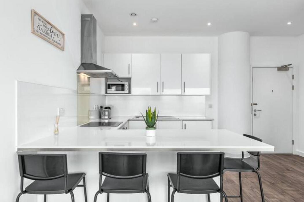 Airy 2Br Flat Delta London Dp332 Apartamento Croydon Exterior foto